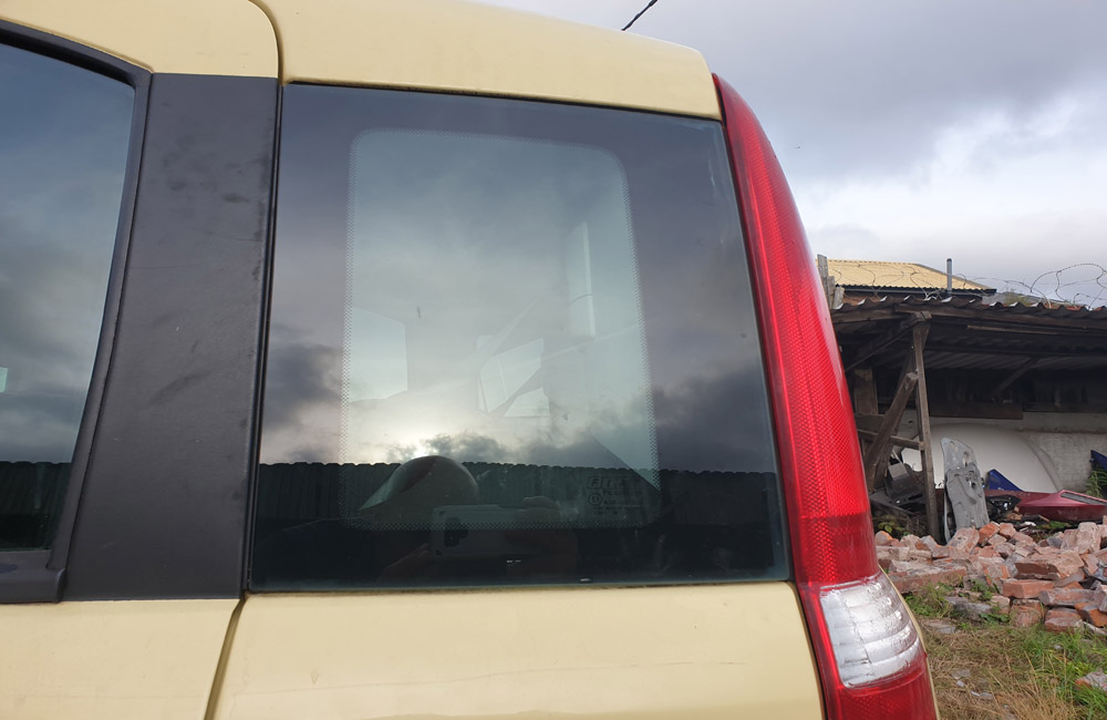 Fiat Panda Dynamic Multijet Quarter window glass passenger side rear